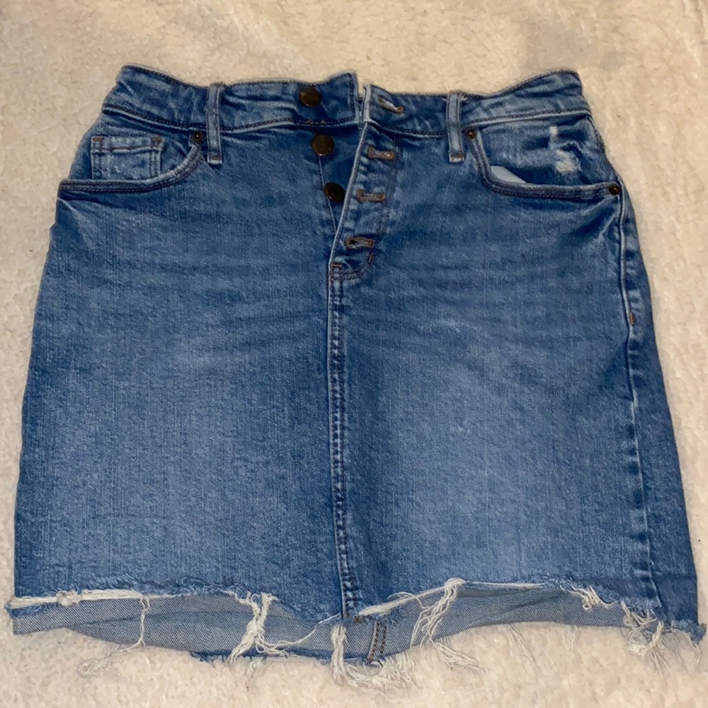 Old navy denim skirt size 4 dark wash